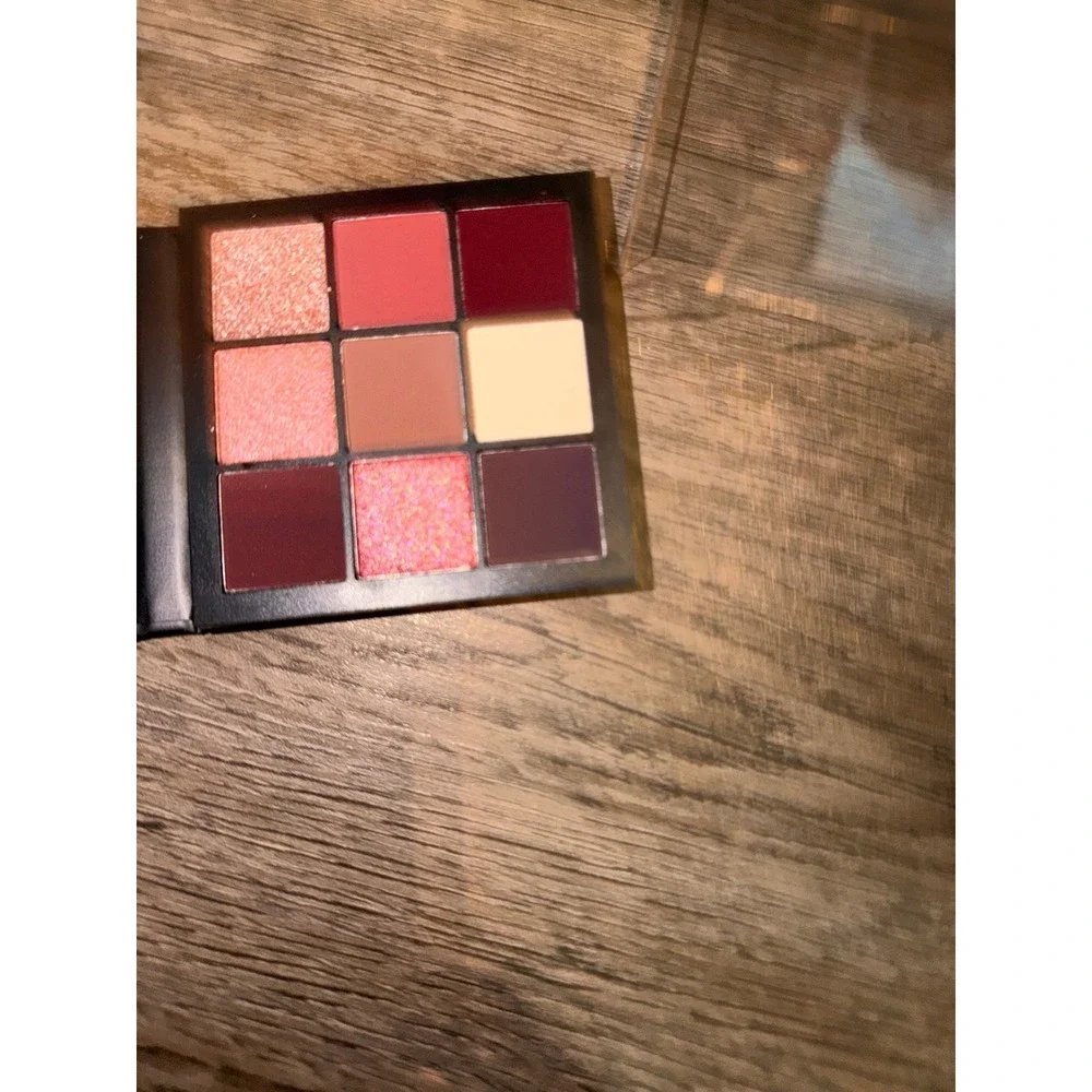 Huda Beauty Mauve Obsessions Eyeshadow Palette 9 Shades Matte Shimmer Compact